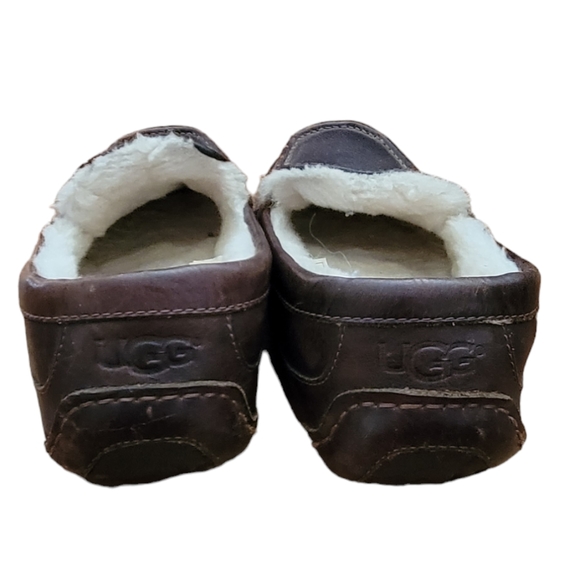 UGG Ascot Leather Slipper 11 - Picture 4 of 5